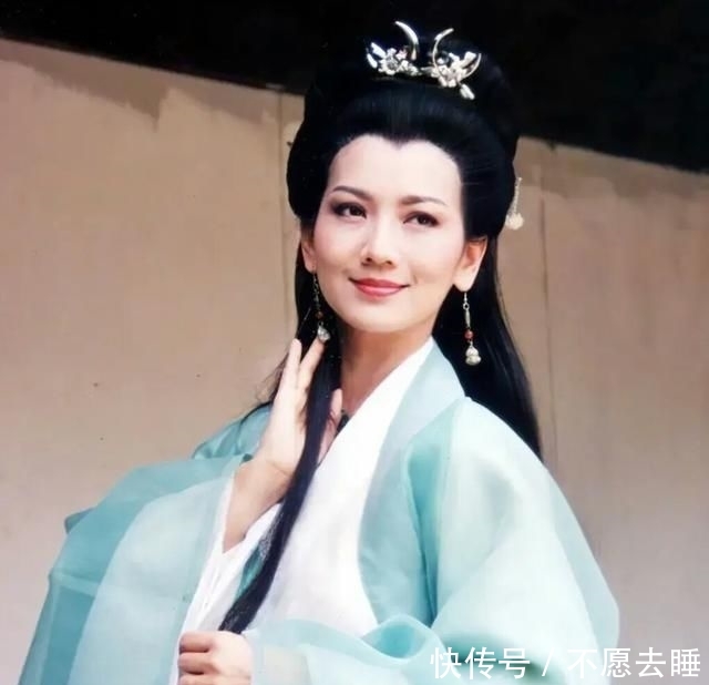 『得益』《新白娘子传奇》没有背景的小青为什么会成仙:得益两个贵人