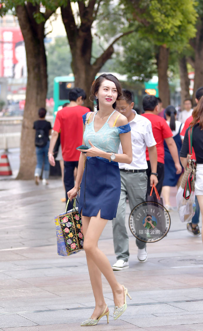 街拍重庆:六款轻熟风格的穿搭，看起来很美，还不会过时!