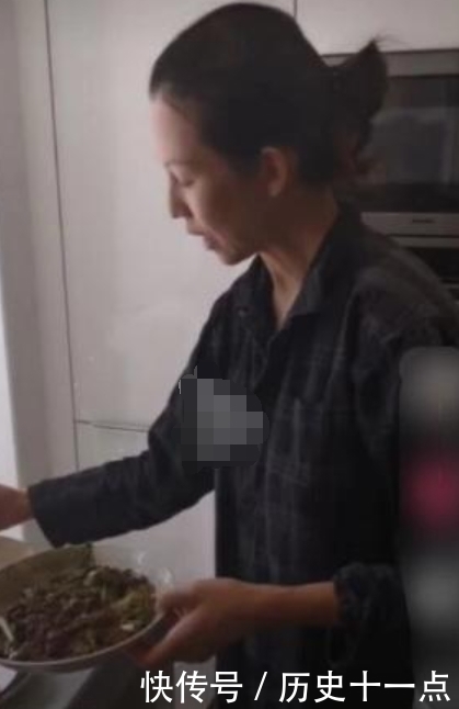 美得■虽显老气却美得真实,有种''骄傲''叫张晋!大晒蔡少芬素颜下厨照