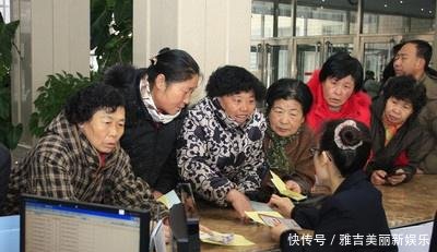 企业退休养老金低于5000元，2019年养老金会怎么涨