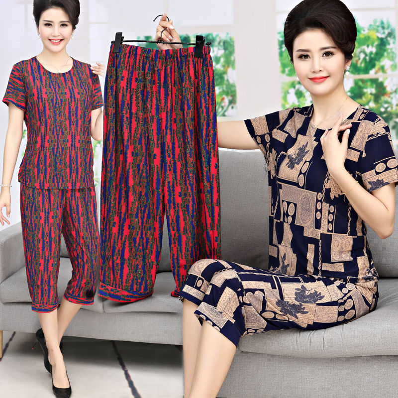 女人40岁以后可以这样穿,显优雅阔太太范,让别人都羡慕