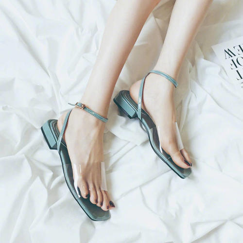 凉鞋界的比基尼，清爽一字带，穿出玉足优雅