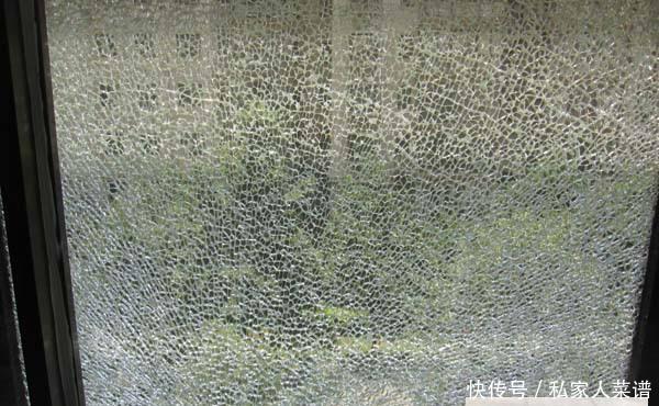 要打烂一块中国制造的钢化玻璃有多难？老外：我尽力了