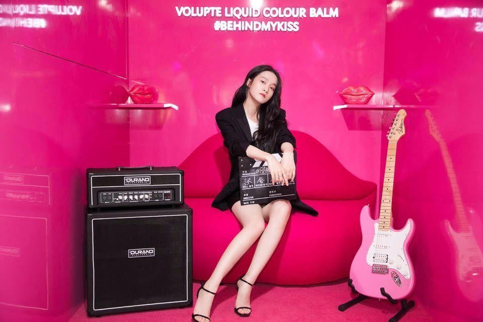 要不是张雪迎，这一身还真没人可以驾驭得了!网友:腰细最关键!