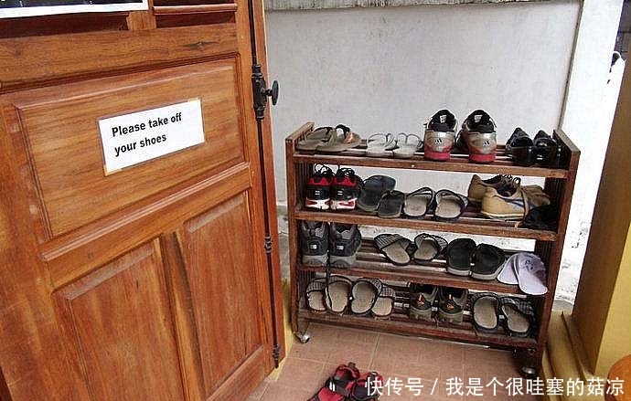 农村房子第一层也铺地板，脱鞋才让进，不想让别人来家里串门吗？