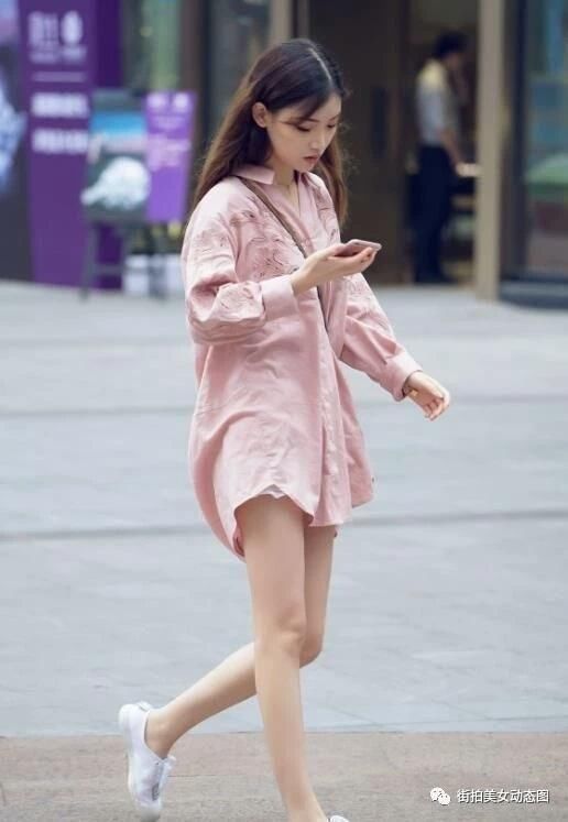 街头的潮流美女们，每个都是精准女孩