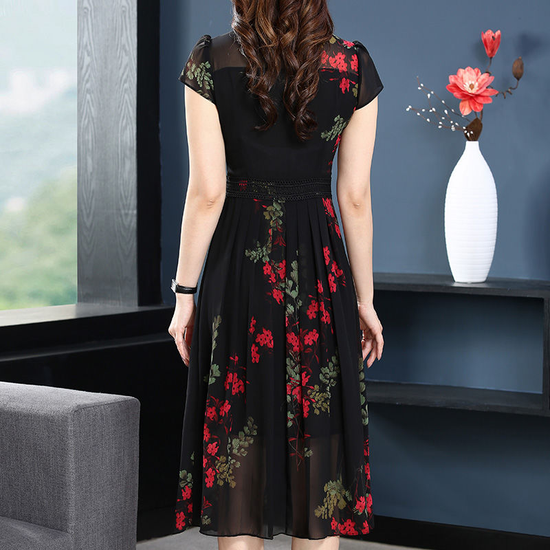 三伏天，别傻傻穿阔腿裤!新出炉的连衣裙，51岁妈穿比旗袍还美