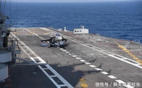 光辉战机上航母