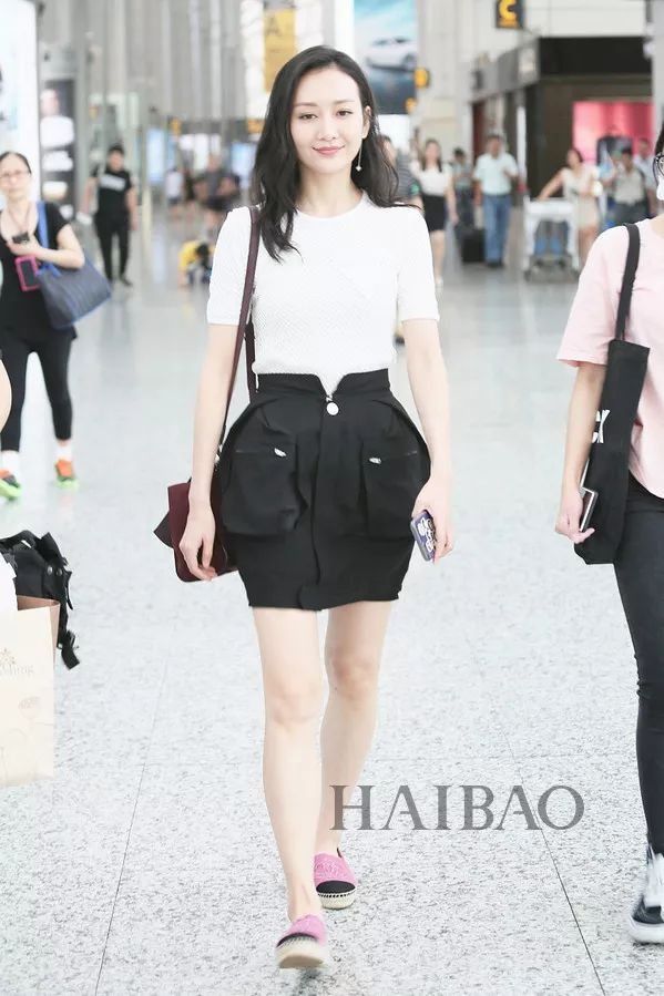 奇怪| 比小白鞋、猫跟鞋还要火?今年夏天我只穿它!