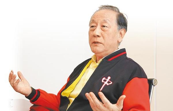 郁慕明批“台独”叛国：台湾错失良机 搞到又老又穷