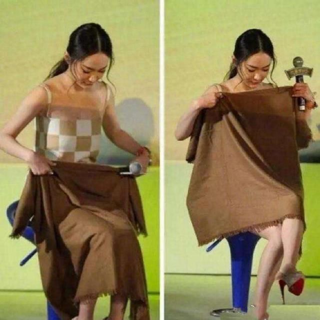 霍思燕真敢穿，裙子短到走路都不方便，网友：杜江心真大