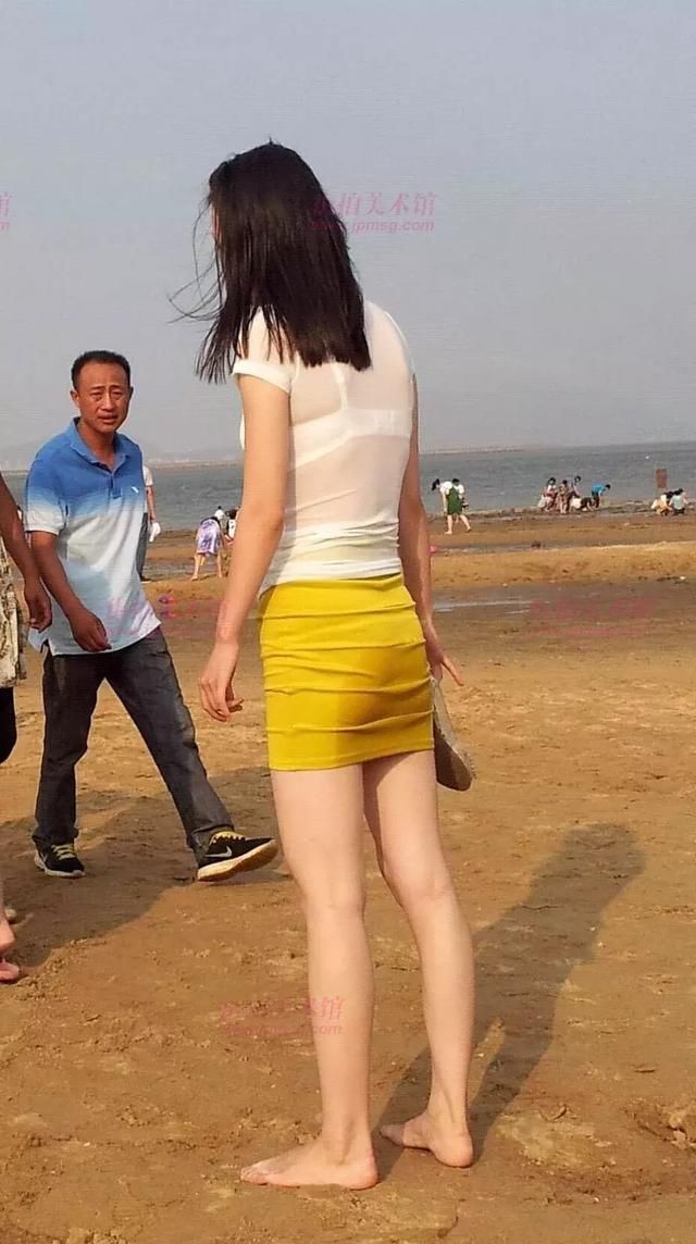 辣妈包臀裙身材迷人惹火