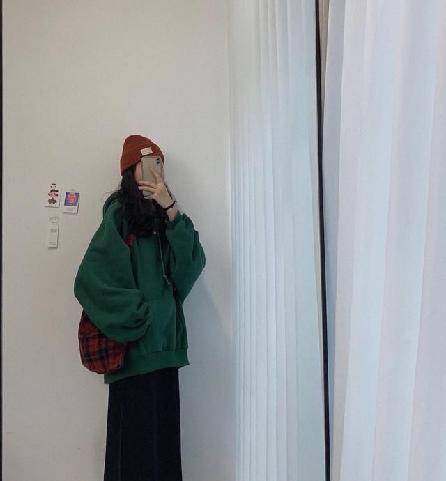  也可以搭配■还在烦恼卫衣怎么穿才好看?春季的多种搭配,轻轻松松美翻天