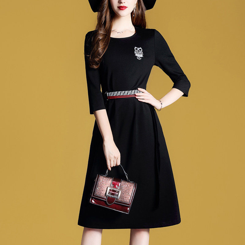 我承认，这“小香风”裙虽小贵，但确实漂亮!建议35-50岁穿