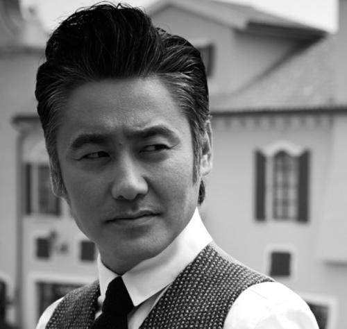 吴秀波独家回应被暗指重婚何震亚就是原配!网友评论瞬间炸了!