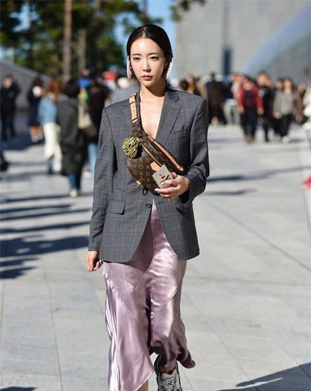  『妹子可以』收起你的小白鞋!今年早春“回头率最高”的3款鞋,时髦不易撞鞋...