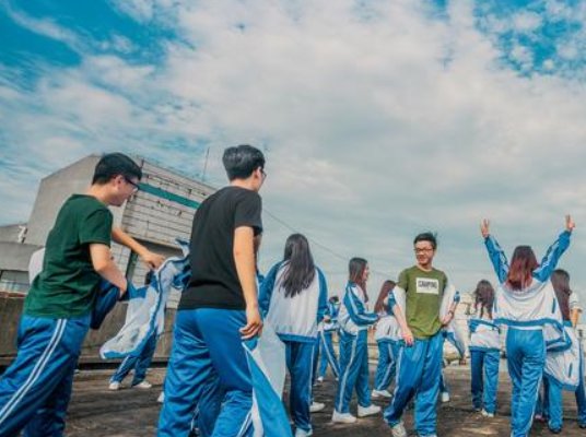  【薪资】别紧盯公务员不放了，这4大铁饭碗，工资待遇不输公务员