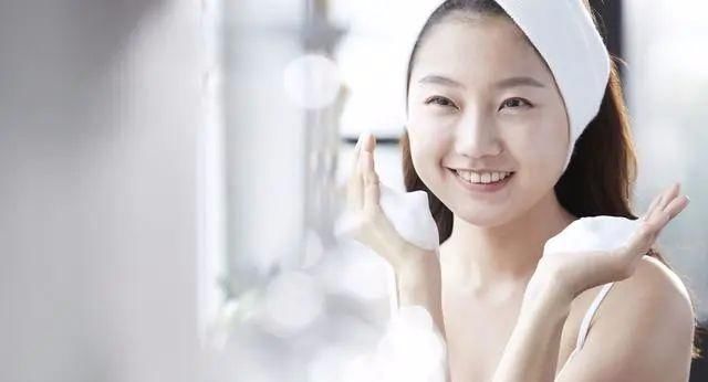  #皮肤#名门泽佳用大量泡泡洗脸，会洗的更干净吗？骗局