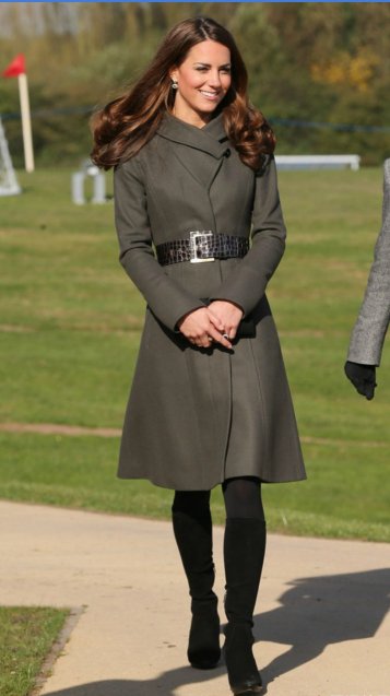 37岁的凯特王妃:穿贴身短裙特别迷人，最后一张“妖风”也着迷!