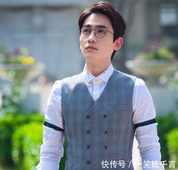 朱一龙恋情曝光镇魂女孩送上祝福,居老师的吃鸡水平却受质疑