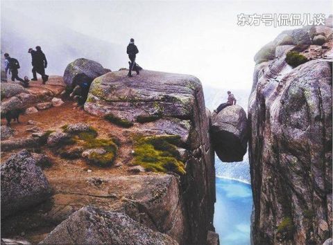 世界上最惊险的石头:悬于地面900多米