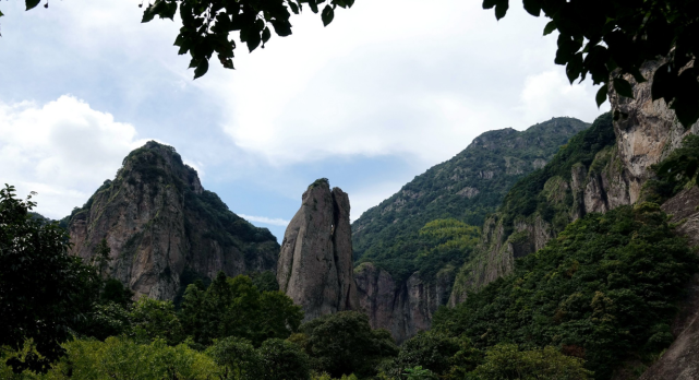 中国避暑胜地，浙江安徽各两处，安徽一处，这是八九月该去的地方
