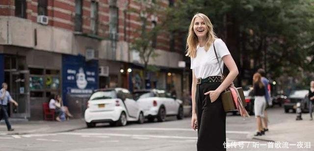 细带凉鞋当道，好穿不磨脚，拥有了你才懂！重点是很显腿细！