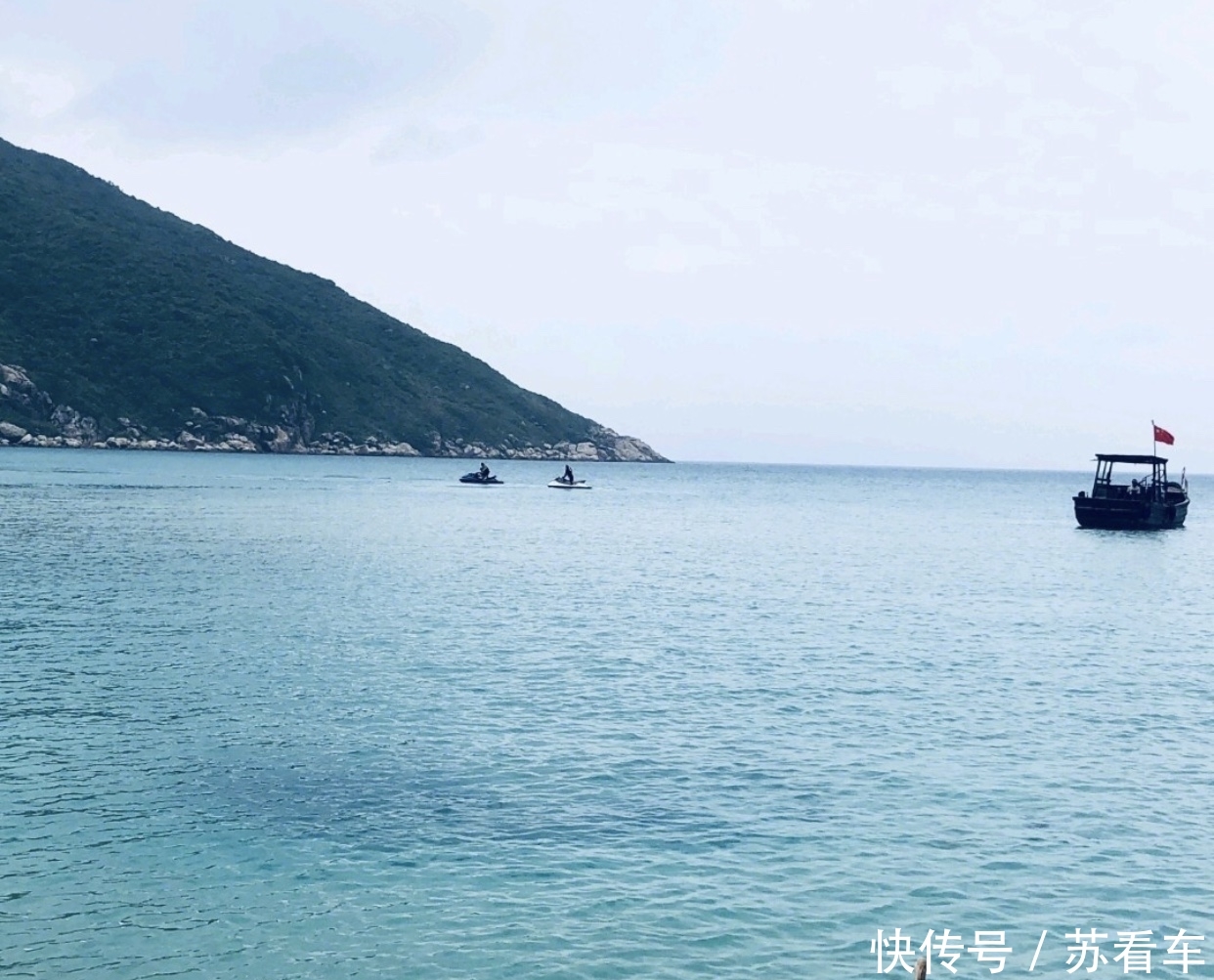 来过这些岛,才深知马尔代夫根本不算什么,万宁的海清澈透明干净