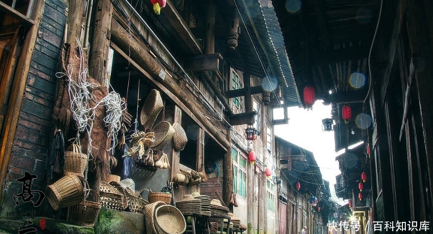 隐藏在峨眉山后的古镇,被称为五马归槽,美景不输丽江消费还低