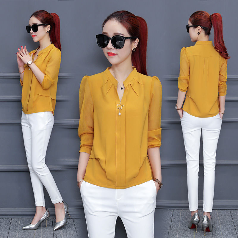 难怪，把裙子都扔了，流行的小衫太美，50岁妈妈穿上显瘦，迷人