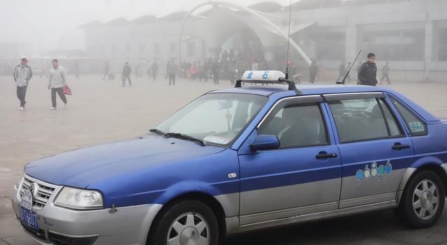 滴滴快车和出租车哪个便宜？做一个聪明乘客