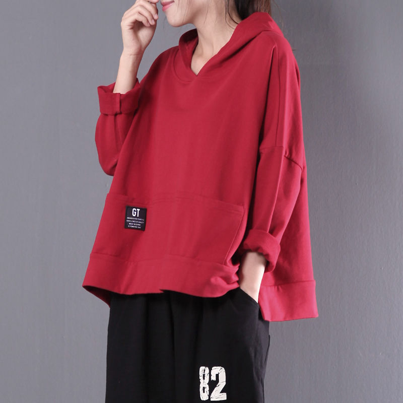 个子矮的女人有福了!用这些棉麻小衫配短外套，美的就是与众不同