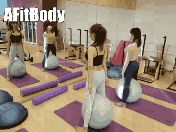 最美辣妈爱上健身，在线颜值加上性感小蛮腰让人不敢相信她生过娃