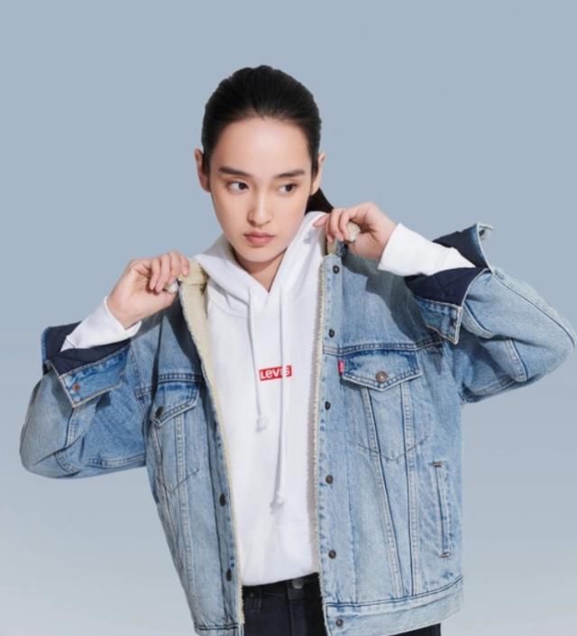  2019冬暖系列■让女神“疯狂”的牛仔外套，现在穿刚刚好