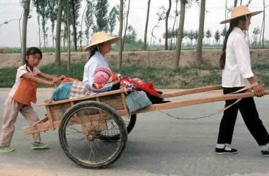 外国人拍摄的70年代中国老照片：想不到70年代的人们是这样子