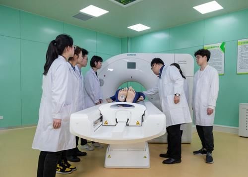  【硕士研究生】18.9万和32.2万：今年“双扩招”，这个增量怎么做？