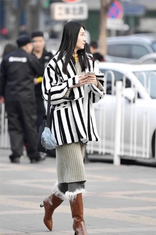  『色彩』春季的穿搭，如何搭配出色彩和层次感，你可以借鉴她的搭配