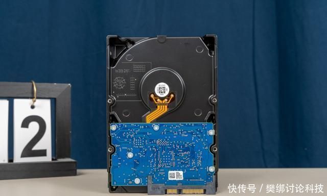  【硬盘托架】存储容量告急？这块机械硬盘值得选择！东芝P300系列3T机械硬盘