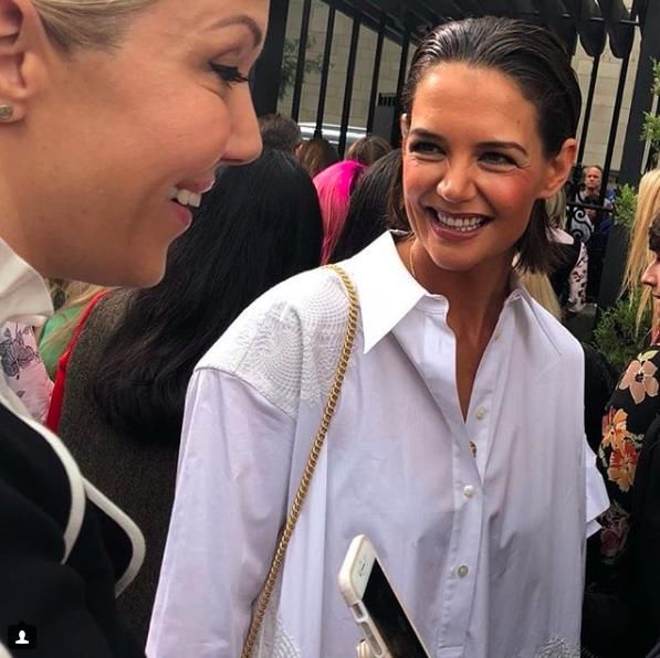 纽约时装周古力娜扎阿汤嫂比邻而座全程无互动，被孤立的中国小花