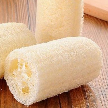 灶台脏了千万别急着用钢丝球擦!教你一招，厨房亮白如新不脏手