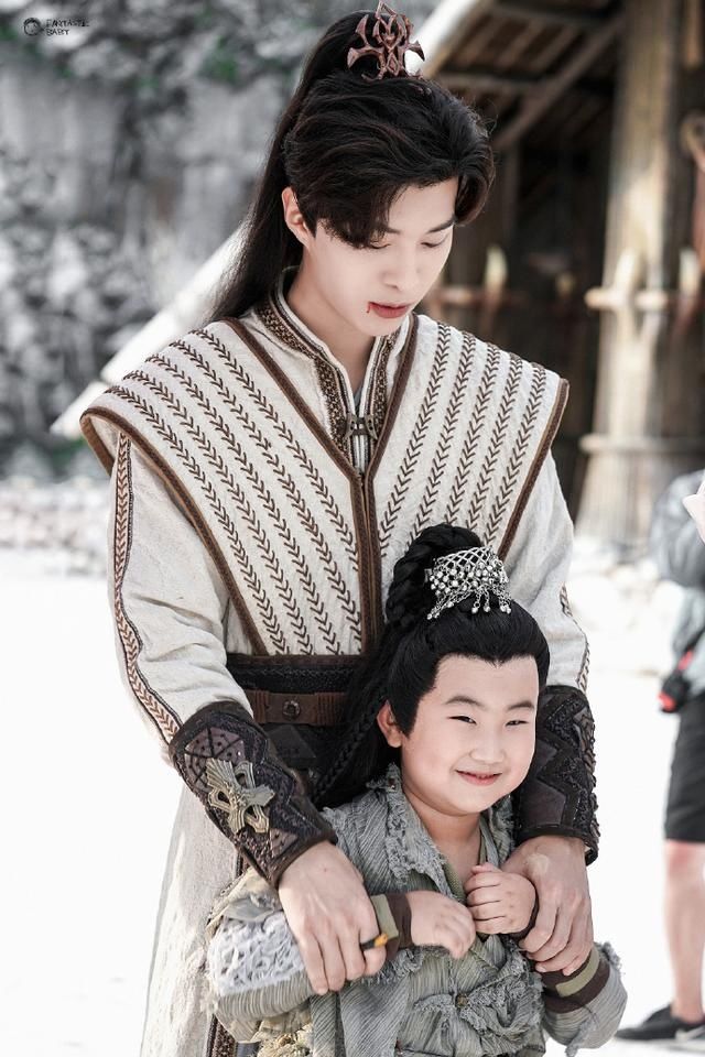  『烈哥』「NINE PERCENT」「分享」200321 新鲜烈哥美图大放送 范丞丞的锁骨请上保险谢谢