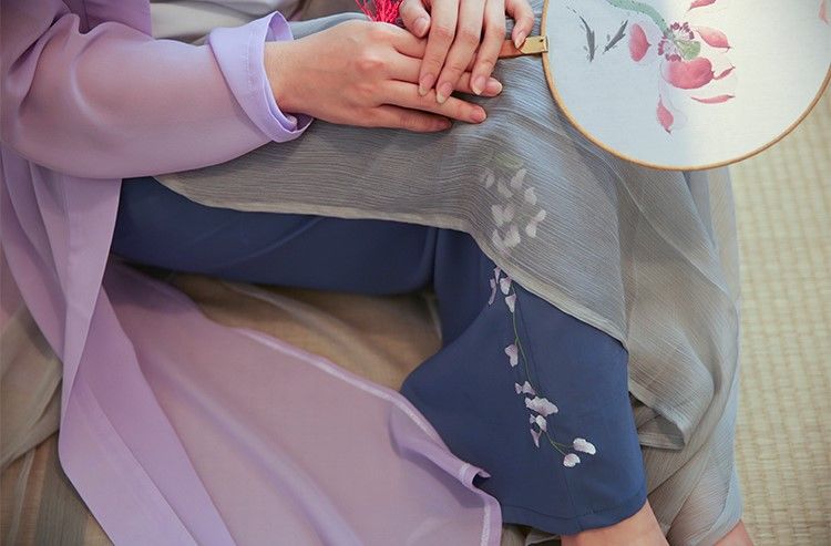 女生穿上这款温柔的“汉服”,真的好美腻,就像仙女下凡一样