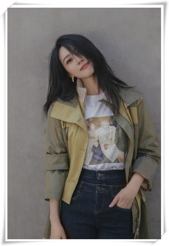 高圆圆不得了!穿两条“牛仔裤头”居然一点不丑,网友:那叫时尚