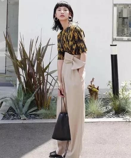 矮个日本辣妈太会穿!她带火的衣服你都数不过来!