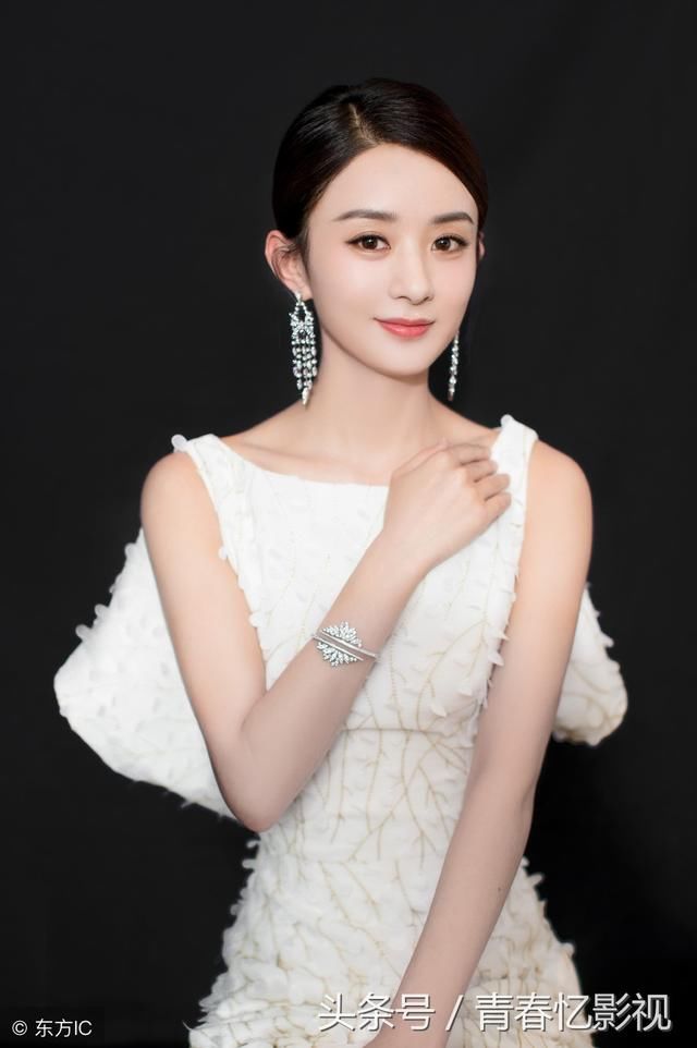 赵丽颖在微博上劈个叉就能粉碎流言？竟然还有80万点赞，想不通