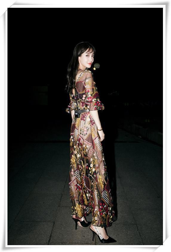 几日不见，我又认不出杨颖了!网友:5万一天的化妆师没白请!