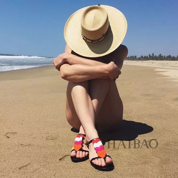 好奇| 热巴、关晓彤喜爱的凉鞋你都有…那这些高颜值的凉鞋你都知