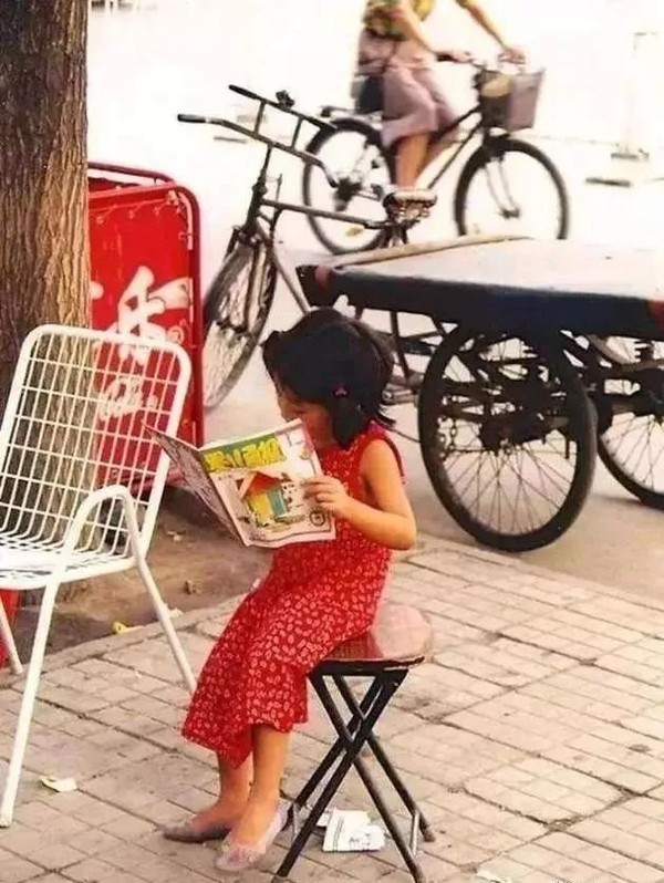 101女孩的少女感 原来靠这些“塑料”单品就能get