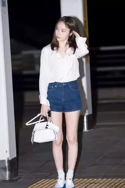 跟着外国女星这样穿，小个子秒变大长腿