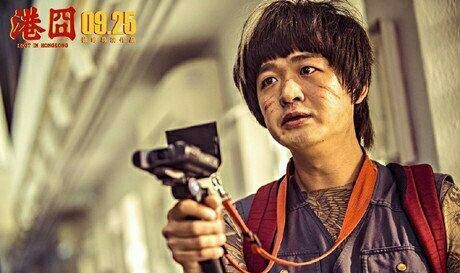 包贝尔参加好友婚礼，半夜放鞭炮惊醒老人小孩！网友：真是缺德